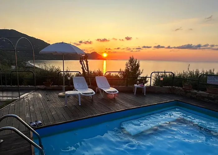 Ch Exclusive Apartmanhotel 4*