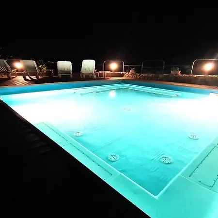 Ch Exclusive 公寓式酒店 切法卢